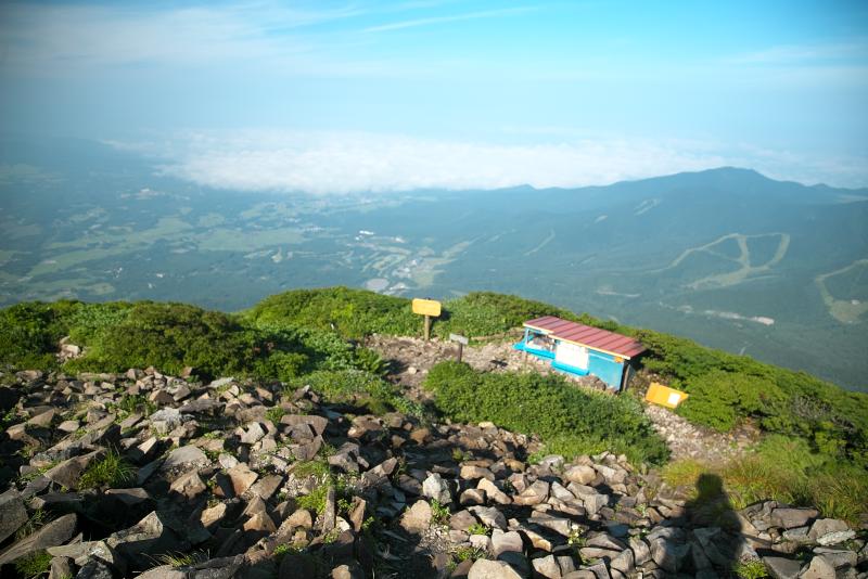 磐梯山山頂の小屋