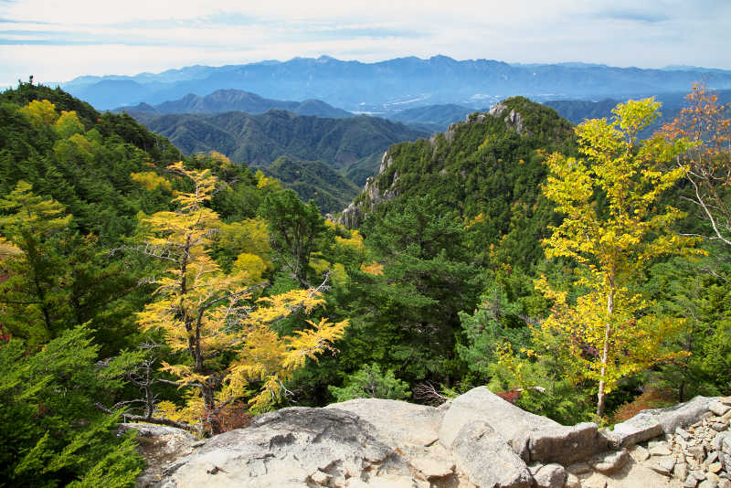金峰山秋大日岩から眺めた景色